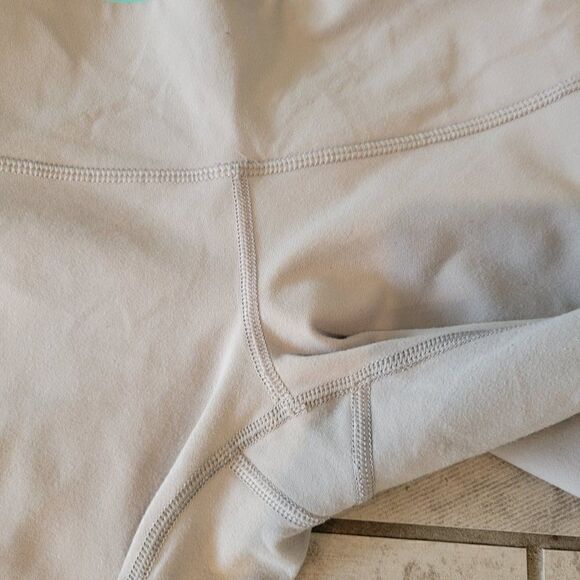 Lululemon Crop Leggings size 4 - Picture 3 of 8